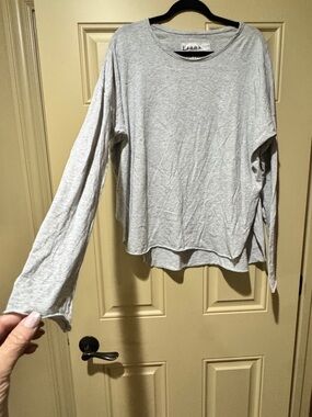 Frank & Eileen Light Gray Long Sleeve Crewneck Top